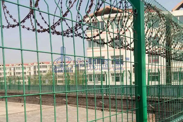 護(hù)欄網(wǎng)檢測項(xiàng)目有哪些 金屬材料檢測中心